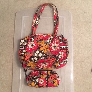EUC Vera Bradley Bittersweet pattern Glenna bag